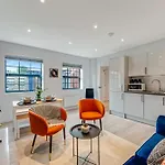 Lavish London Apartment - 5 Minutes From Tottenham Stadium Spurs
