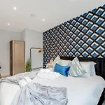 Lavish London Apartment - 5 Minutes From Tottenham Stadium Spurs