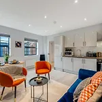 Lavish London Apartment - 5 Minutes From Tottenham Stadium Spurs